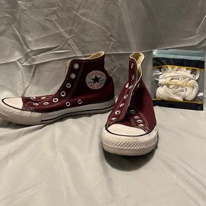 CHUCK TAYLORS Converse